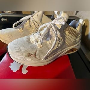 White Puma gym shoes